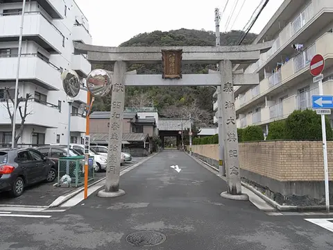 眉山のふもと
