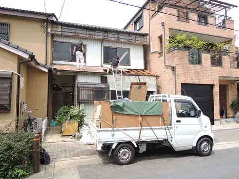 長押の裏から・・・。