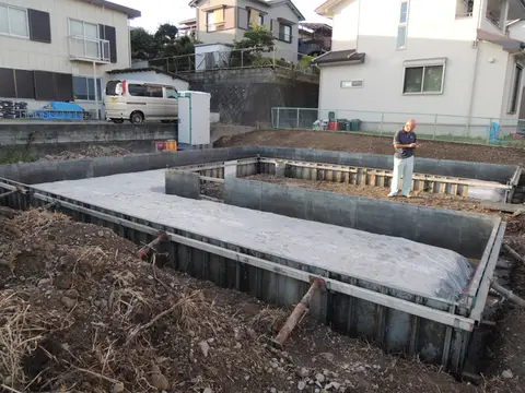 黒のコートハウス　基礎工事
