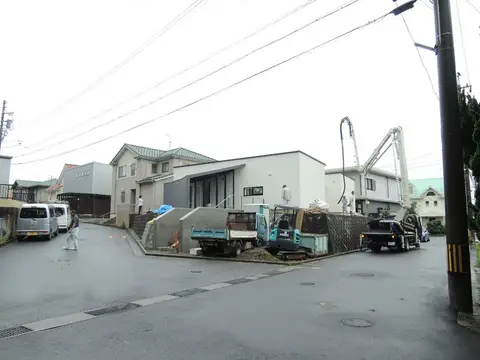 南が丘のコートハウス 内装仕上げ・外構工事