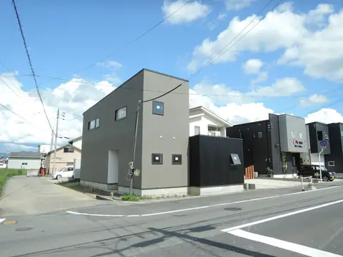 朝来のコートハウス-外壁塗装-
