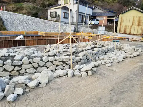 上芳養のコートハウス -セルフビルド石塀工事-