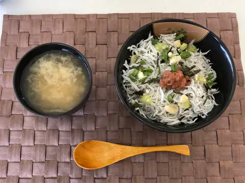 昼は丼